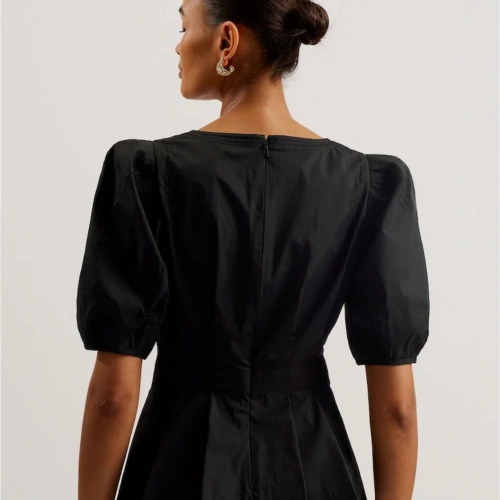 TED BAKER BLACK BURDUR STITCH DETAIL PUFF SLEEVES TOP SIZE 2 - Picture 2 of 9